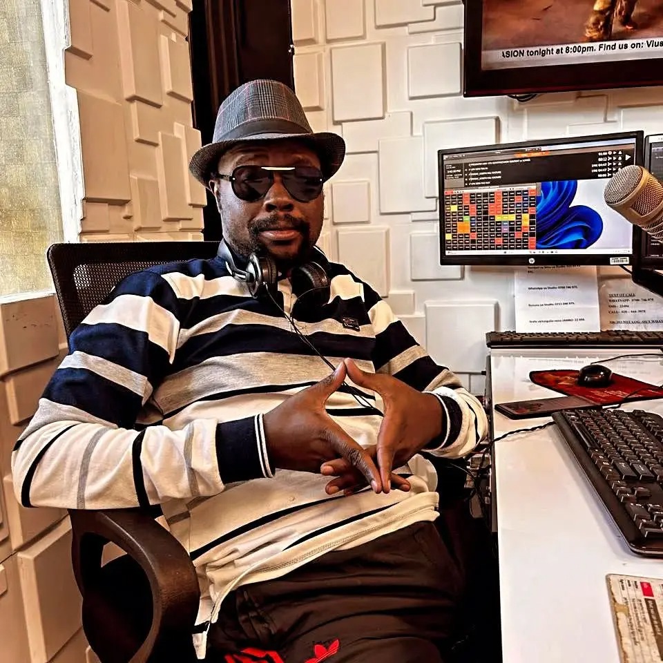 Lion Deh which his signature trademark sign. Photo: Instagram