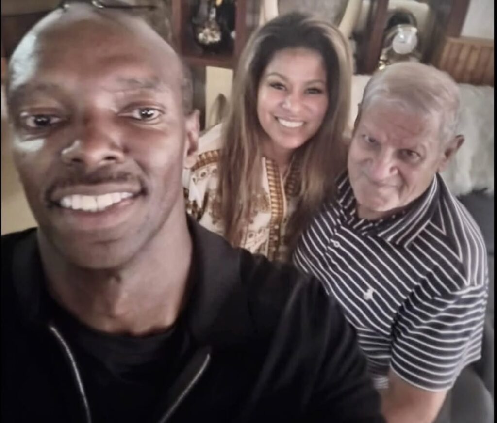 Julie Gichuru, her dad and husband taking a selfie. Photo: Instagram