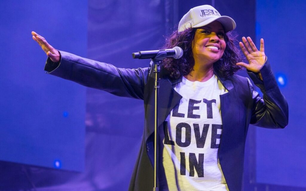 Cece Winans in her element. Photo: Online 